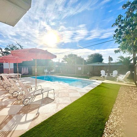 Luxury Villa 3 Blocks From The Beach With A Pool, Fire Pit And Outdoor Oasis Cape Canaveral Eksteriør billede