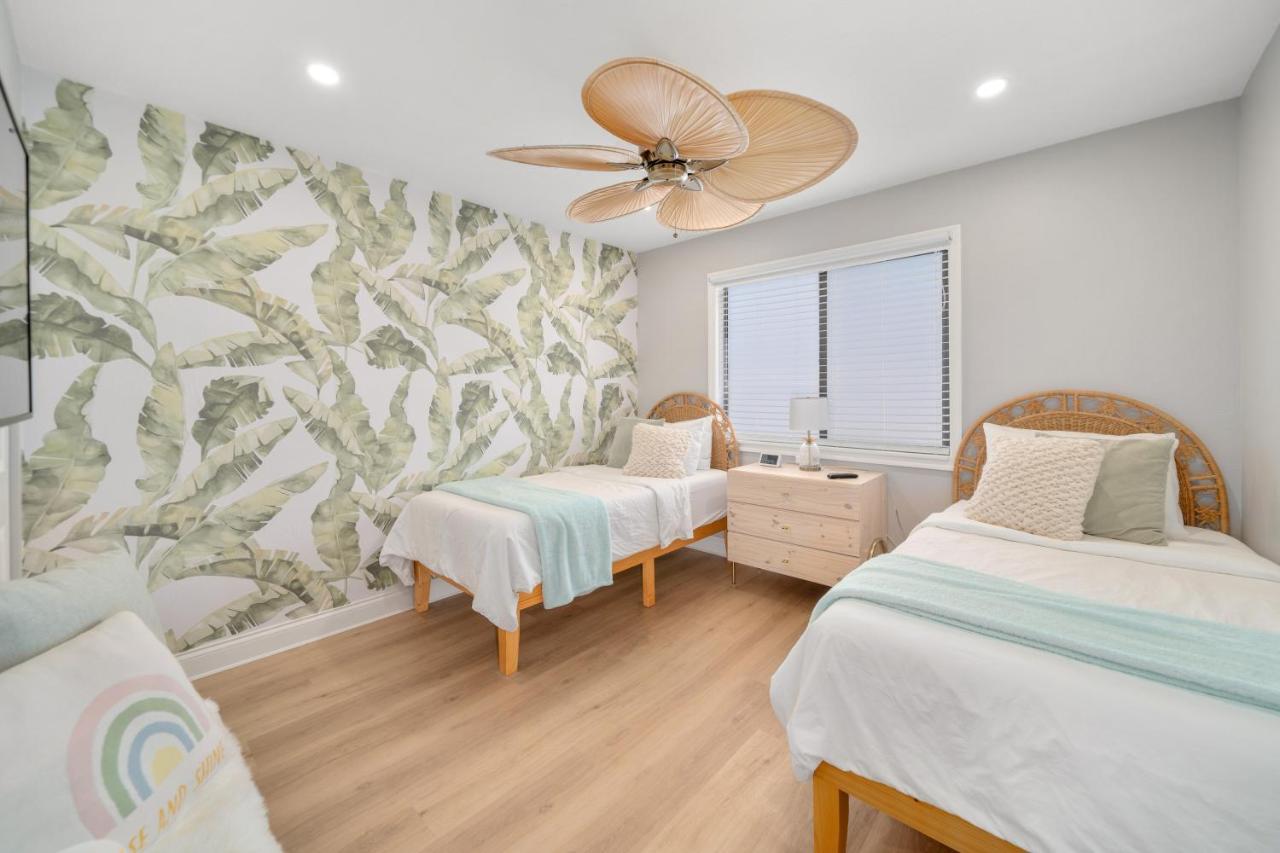 Luxury Villa 3 Blocks From The Beach With A Pool, Fire Pit And Outdoor Oasis Cape Canaveral Eksteriør billede