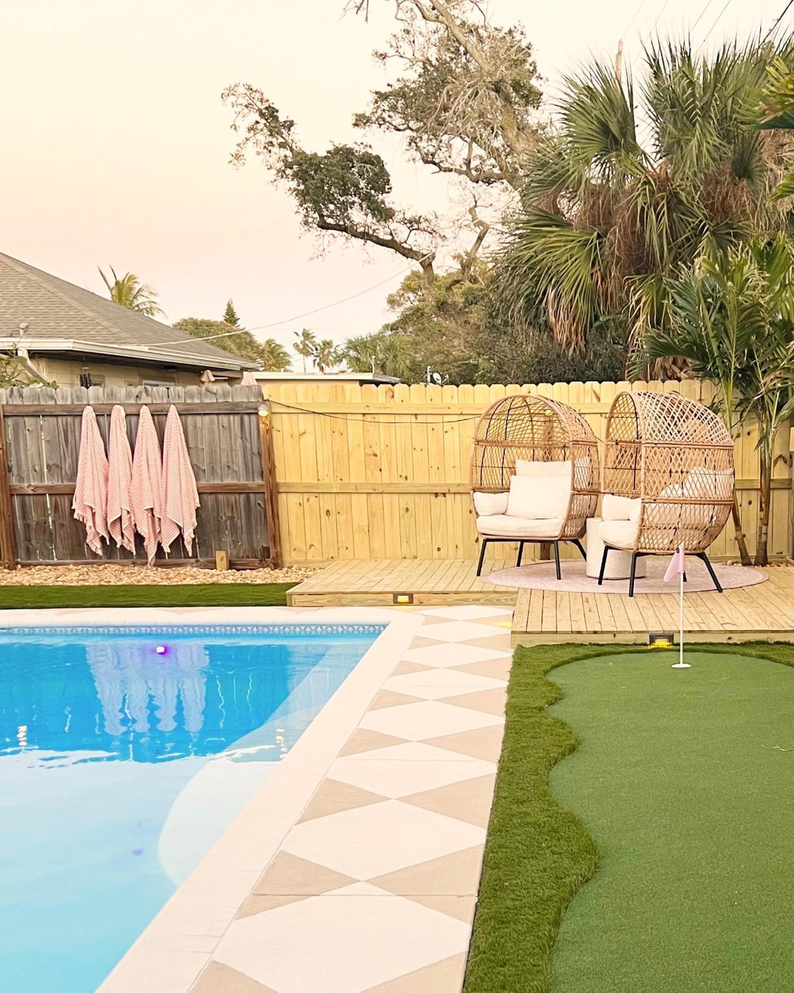 Luxury Villa 3 Blocks From The Beach With A Pool, Fire Pit And Outdoor Oasis Cape Canaveral Eksteriør billede